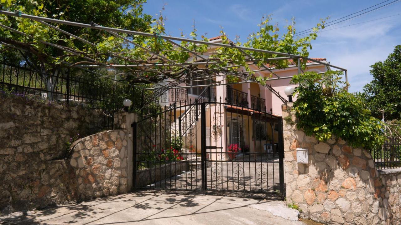 Raptis Guest House チィリヴィ エクステリア 写真